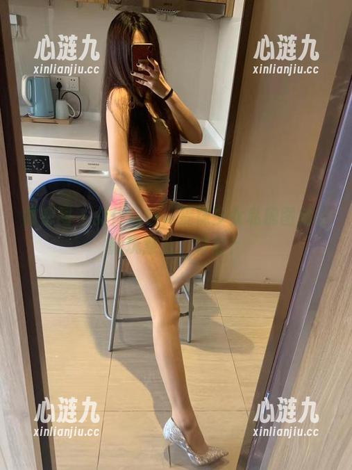 微密圈 - 女仆角色，提袜少女私房图集的新玩意儿，转身？