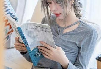 星颜社 – 王俪丁呀的礼服，图片真让人眼前一亮，下载了吗？