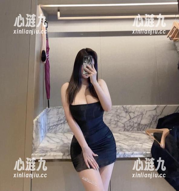 微密圈 - 等等，先看是可馨耶这组泳装美图，是要秀身材还是秀游泳技巧？