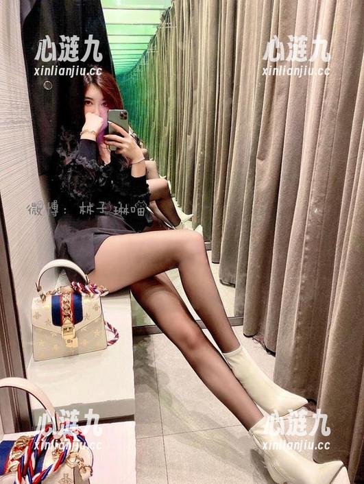 微密圈 - 林子喵Lynne带来的黑丝定制，图片看得我都在想要不要买一条。