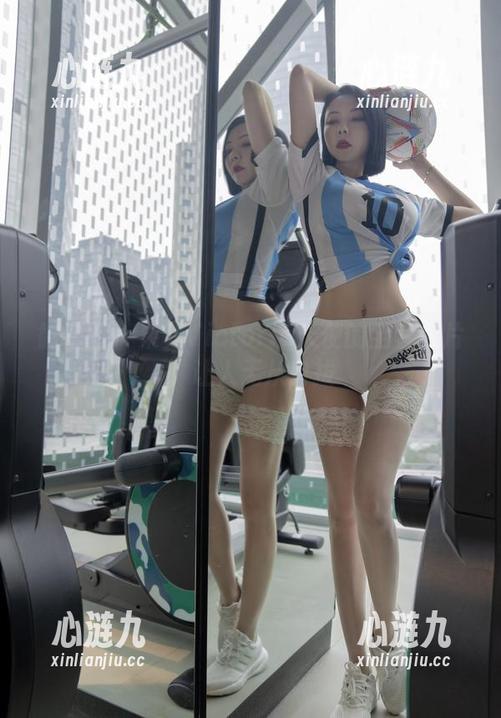 微密圈 - 果儿Victoria天使的全套图片，让人无从自拔