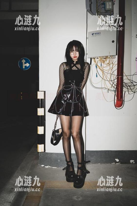 冲上热搜的柒柒要乖哦女王，美图资源多到你想不到！