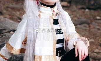 看！桃墨公子的原图，白色其实是另一种不言而喻的调皮。