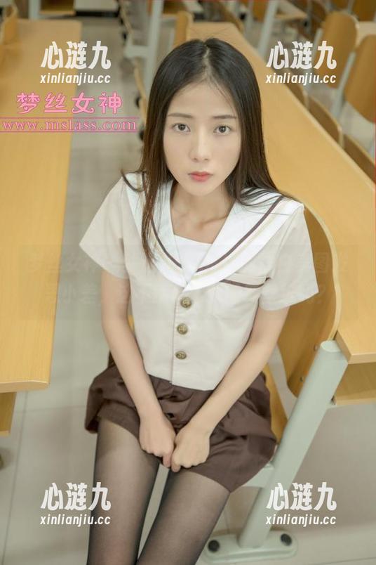 梦丝女神 - 就这儿，看玥玥的黑白美图发思小差，这不就成了我的新壁纸吗？