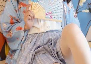 森萝财团最新出品：“肉丝妹妹的白船袜”，袜子界的新星诞生了？
