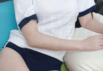 模范学院 – 这才是真正的壁纸觉醒：看柳侑绮Sevenbaby如何在旅拍里演绎“迷路即是风景”。