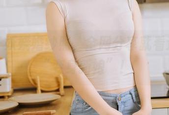 汪知子妖娆婚纱照，全网分享就看这一招“变身新娘”！