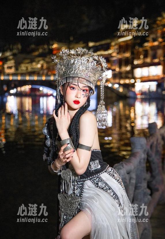 入坑警告：瓦斯塔亚小龙虾女仆cos套图，做到停不下来的嗨！