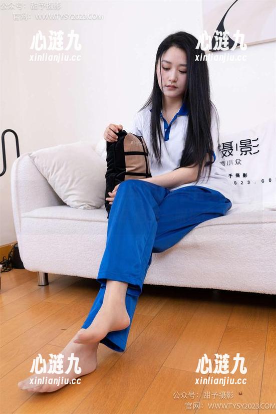 甜予摄影 - 璇璇在线，过膝白丝美图等你来pick，有了吗？偷瞄一眼玩得开心！