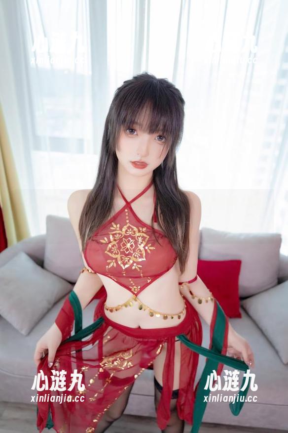 这皮裙有个名字，神楽坂真冬免费给你照片！