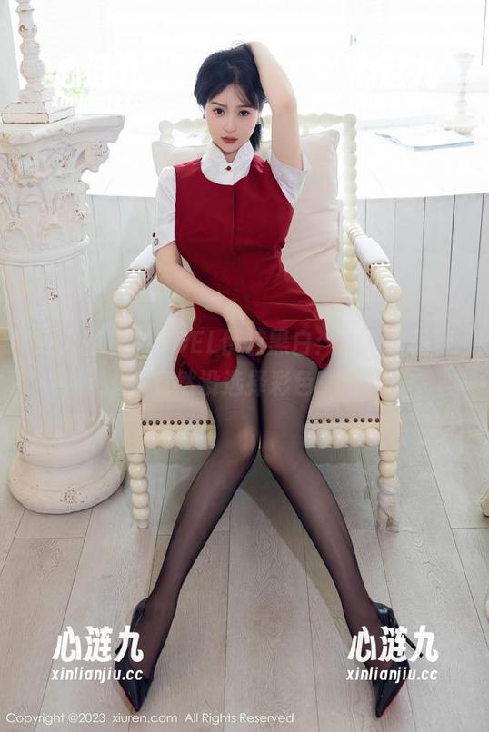 秀人网 - MODEL伊若黑白：最新作品，竟然没选择彩色！