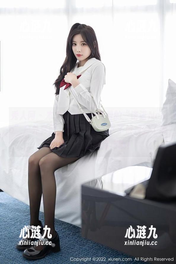 秀人网 - 本季最强——免费的“诺诺Nono”户外套图，翻开就像一下子被拽到了森林深处，别说心痒痒哦！