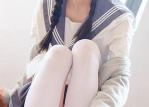 稚乖画册 – 赤西夜夜的写真分享，竟泳让人水花四溅。