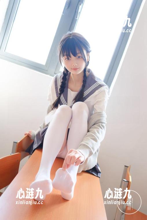 稚乖画册 - 赤西夜夜的写真分享，竟泳让人水花四溅。