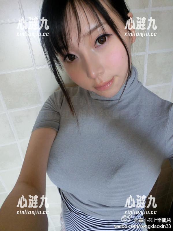 微密圈 - 这位“童小芯”的红色在线图集，好像把我对红色的理解又重新定义了，真有趣啊。