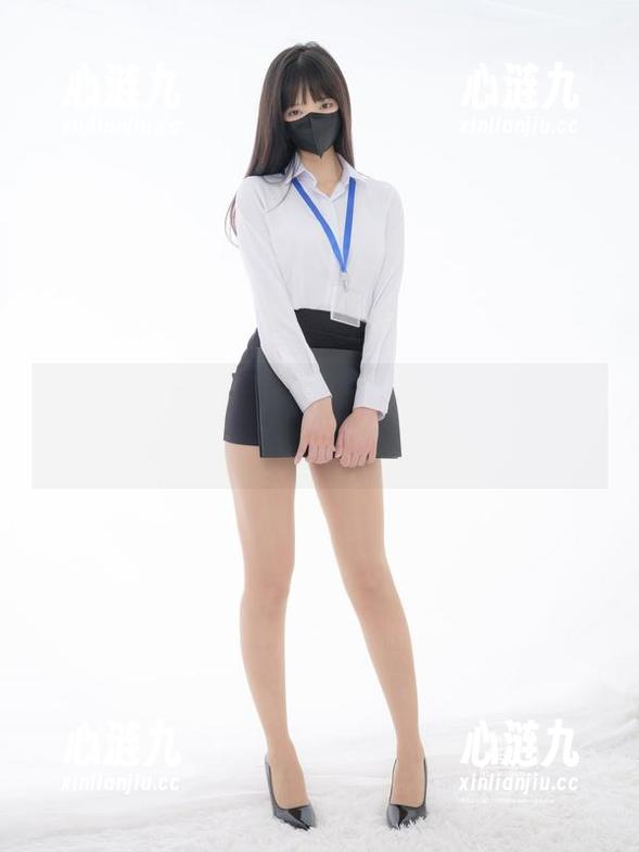 紧急企划 - 夏日泳池合集，一只喵喵梓的“水中涟漪”未解之谜。