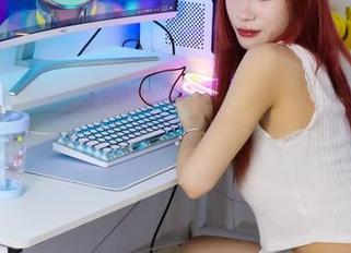 绮梦摄影 – 瓜瓜写真：海边瑜伽——翻了个跟头，却不想脸埋沙子里。
