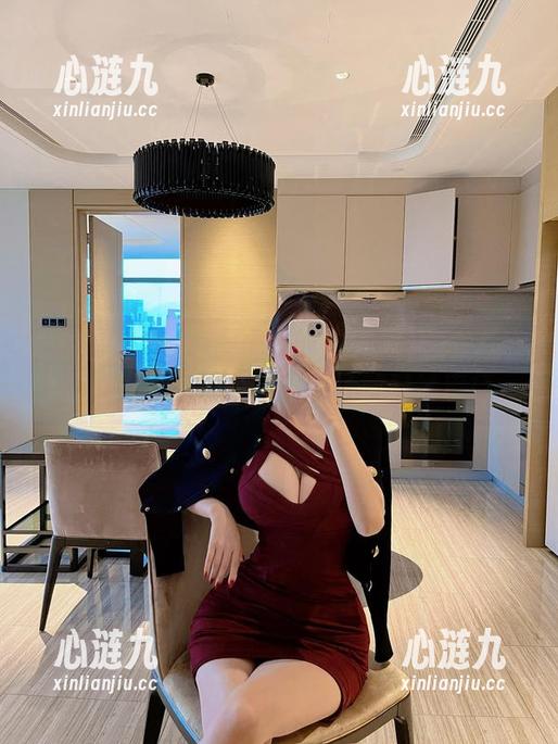 脸红Dearie 微密圈 - 脸红Dearie的车内黑丝–在线资源,一个不小心就点开了的奇妙旅行