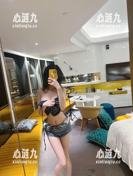 葛征 微密圈 - 傻眼了!葛征的黑丝修女写真集,原图里有我意想不到的细节。