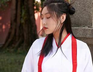 蜜桃社 – 说说“Rola黑色”的精选：是不是总得有些颜色来个调和？
