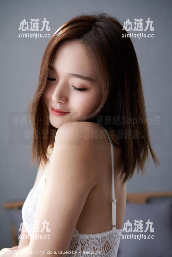 蜜桃社 - 就算是工作，索菲娅Sophia在办公室里的图包也能聊得很轻松。