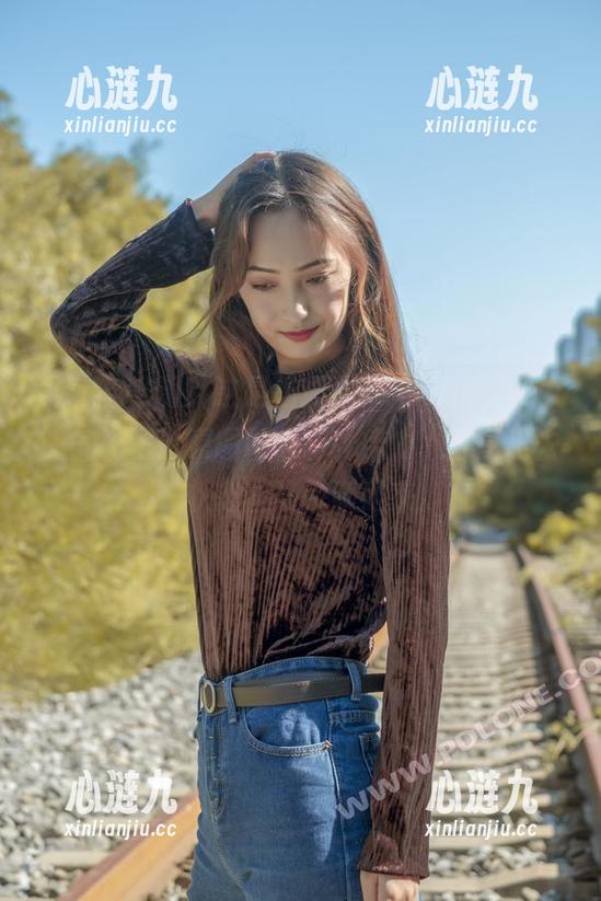 轰趴猫-杨晨晨sugar 轰趴猫 - 嗯?这是杨晨晨sugar的“少女”气场吧!原图好像有种魔力,分享出去,状态立马跳跃起来。
