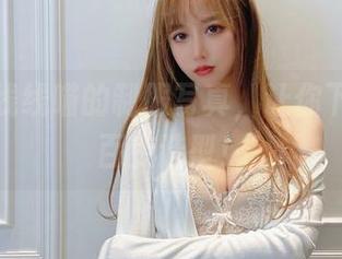 过期米线线喵的制服写真，让你下载畅享百变造型！