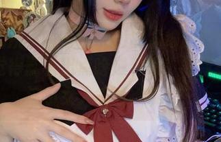 把阿九从不咕咕(九言)的婚纱图包翻出来，总觉得能看出点啥爆料来！最新款搭配这小女人气息，唉……