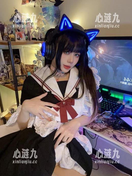 把阿九从不咕咕(九言)的婚纱图包翻出来，总觉得能看出点啥爆料来！最新款搭配这小女人气息，唉……