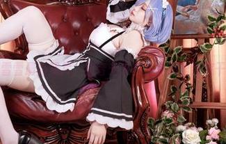 闲聊阿雪雪最新照片，初音未来在兔子洞里到底干嘛呢？