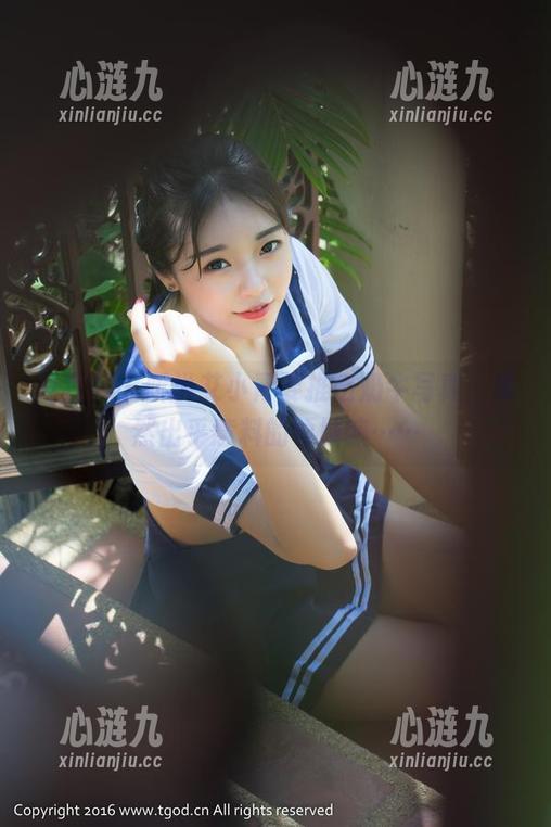 青豆客 - 听说艾小青要推出奶牛写真，果然出乎意料的领域嘛……