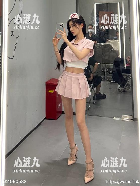 微密圈 - 如果连体衣真能定义穿搭，黎允熙恐怕成了新偶像！这原图和图集值得靠近。